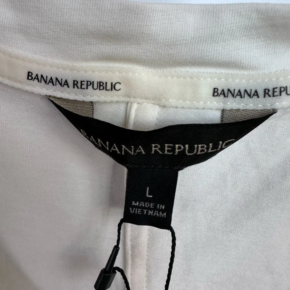 NWT Banana Republic Women’s White V-Neck Tee Comfy Cotton - Picture 2 of 9